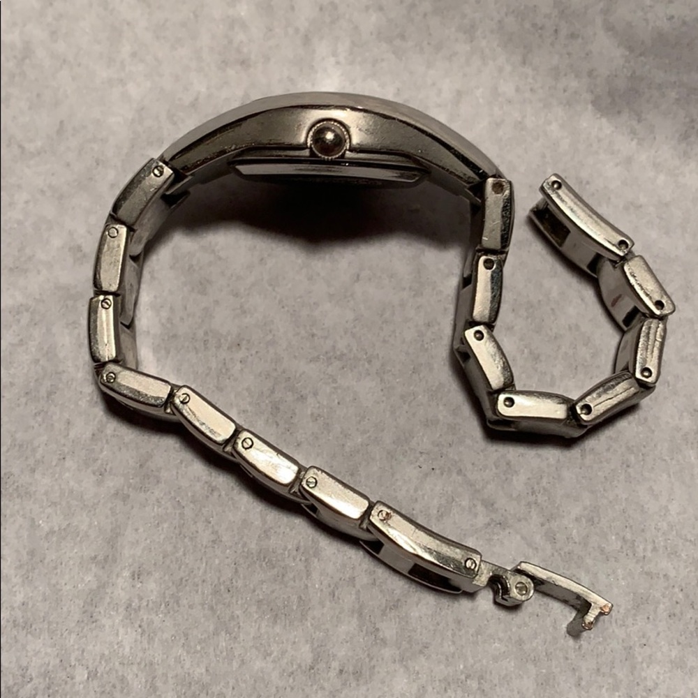 Gucci Vintage watch preloved GVC - Picture 9 of 11